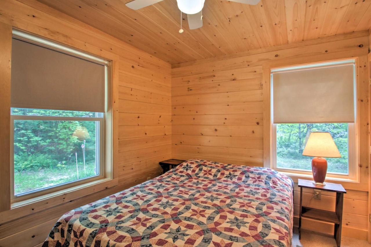 Family Cabin With Beach Access On Panther Pond Raymond Εξωτερικό φωτογραφία